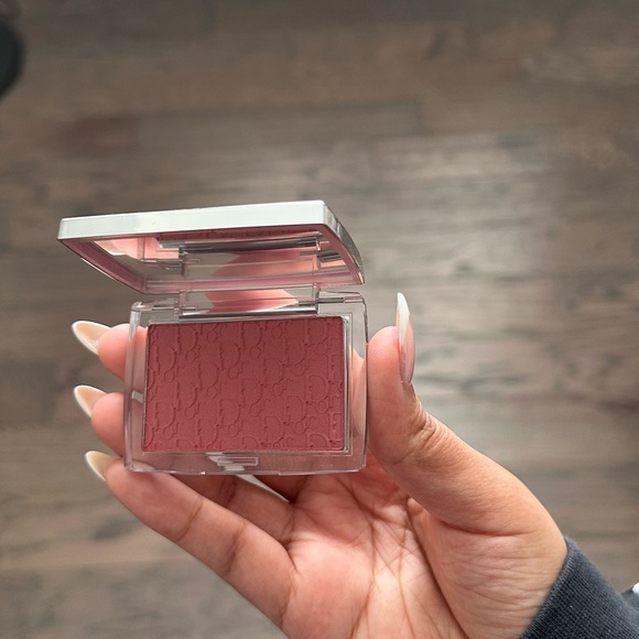 Dior Rosy Glow Blush in Rosewood - Picture 2 of 3
